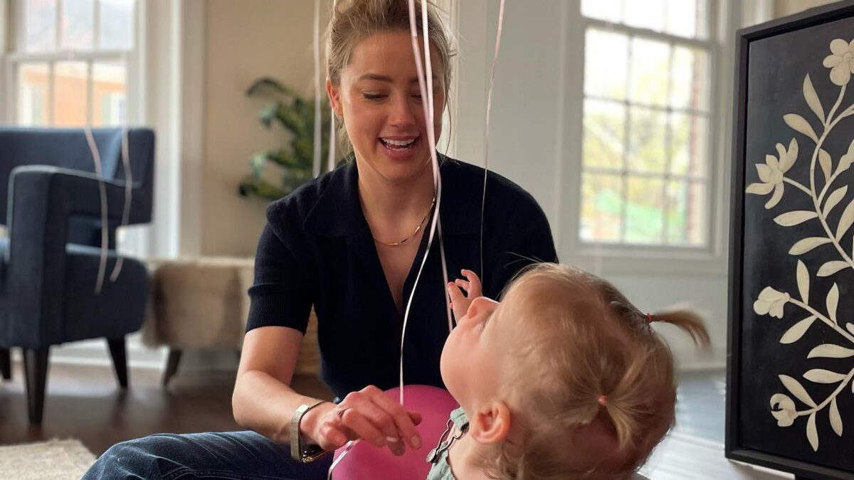 Après la défaite : Amber Heard se concentre sur son bébé