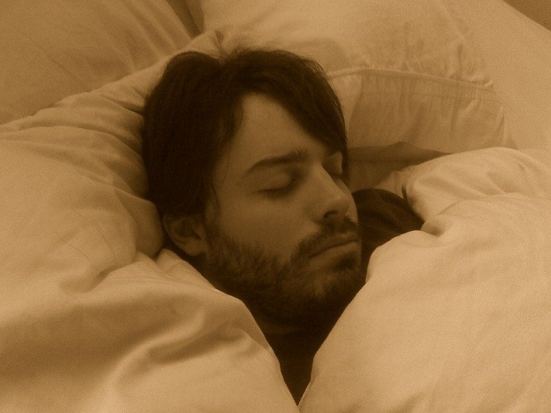 De longues journées, de longues nuits : Utiliser l’huile de CBD pour aider à maintenir votre sommeil