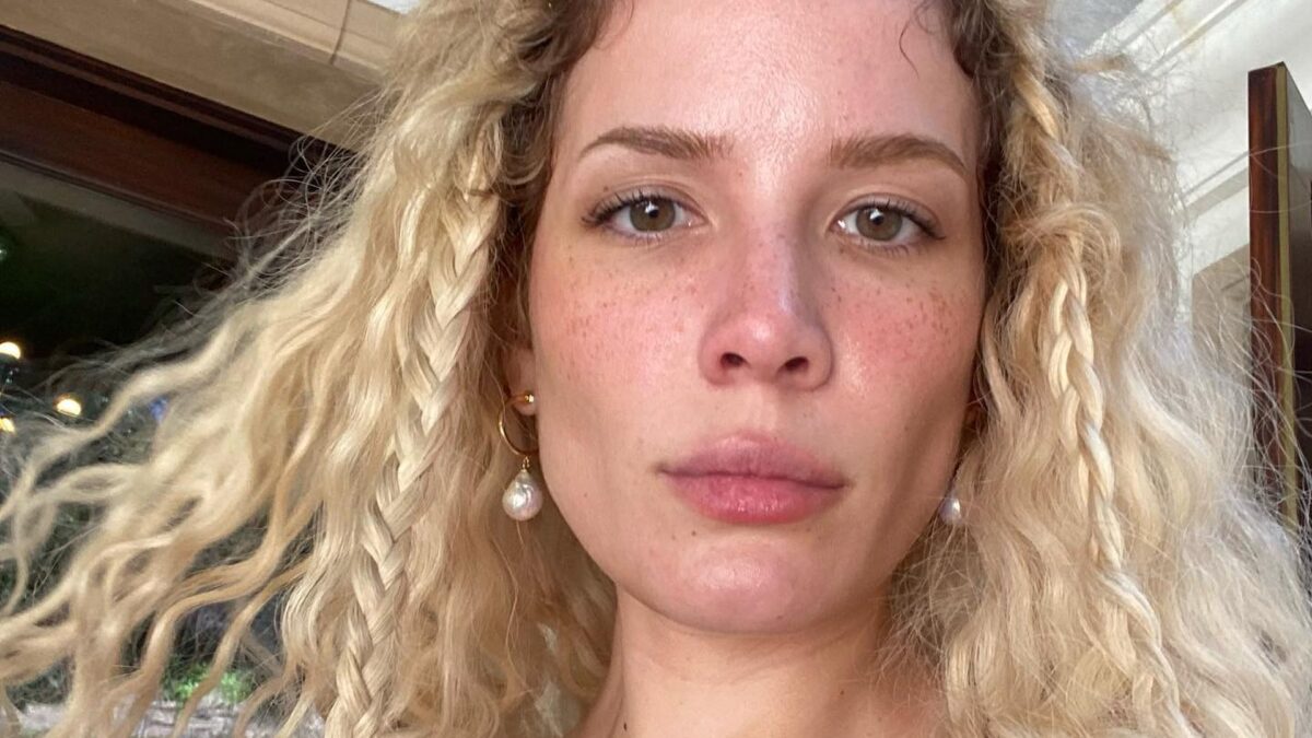 Mal payée ? Halsey est poursuivie en justice par une ancienne nounou