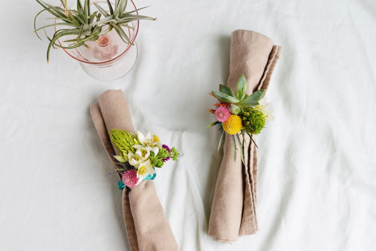 Sécurisez vos serviettes avec ces jolis ronds de serviette floraux bricolage