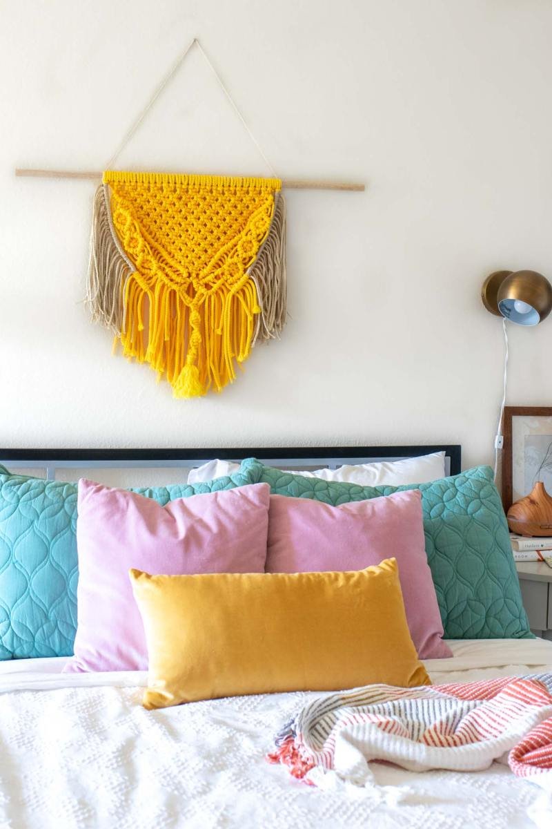Idées de suspension murale en macramé bricolage avec des motifs rétro et bohèmes