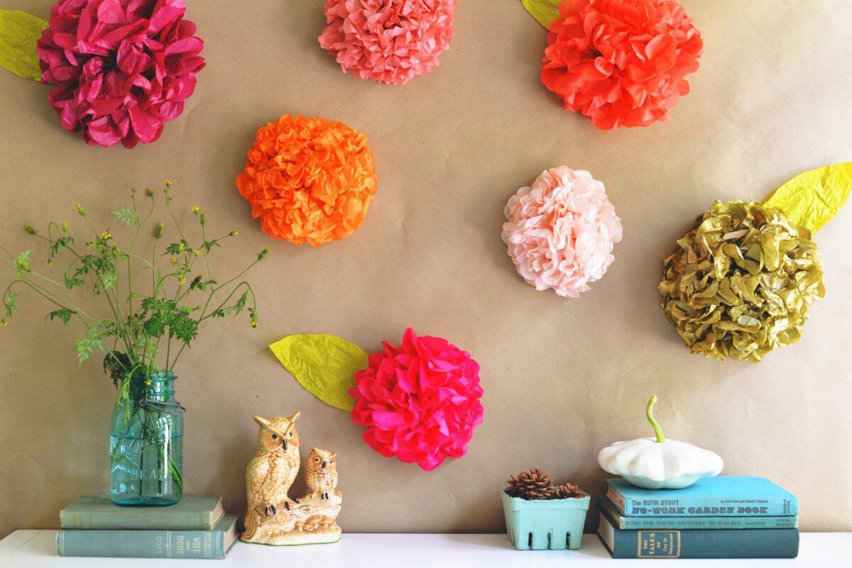 Comment faire des fleurs en papier de soie pour une belle toile de fond