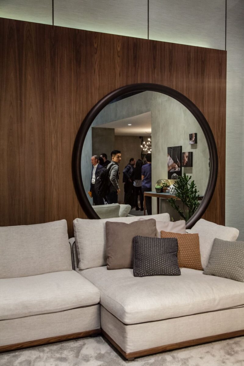 Décoration de miroir pour motifs vivants éthérés
