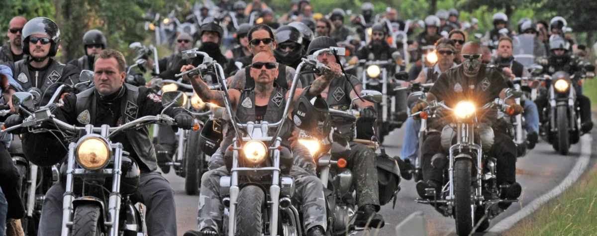 Pourquoi les Bikers reviennent à la mode ?