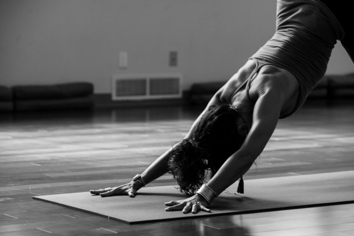 Qu’est-ce que le yoga aérien et où le pratiquer à Bordeaux ?