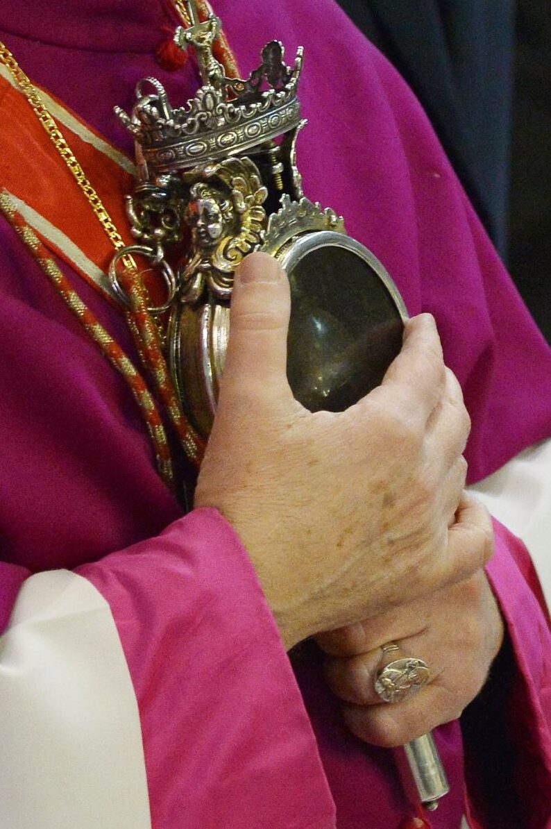 Le Chapelet des Larmes de Sang : À la Découverte d’une Dévotion Puissante