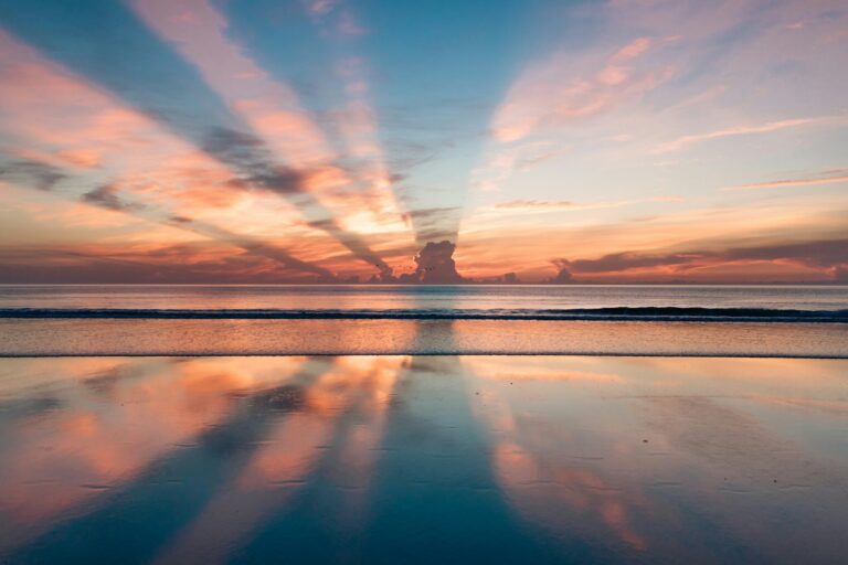 découvrez les bienfaits de la méditation pour la relaxation, la concentration et l'équilibre émotionnel avec nos conseils et techniques de méditation.