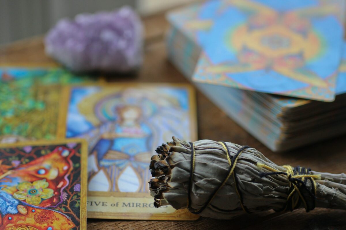 consultez votre avenir avec une lecture de tarot professionnelle. découvrez ce que les cartes vous révèlent pour guider vos choix et comprendre votre destin.