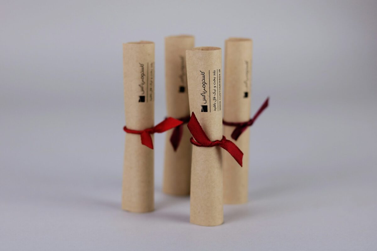 découvrez la divination et explorez les pratiques de prédiction et d'interprétation des événements futurs à travers différentes cultures et traditions.