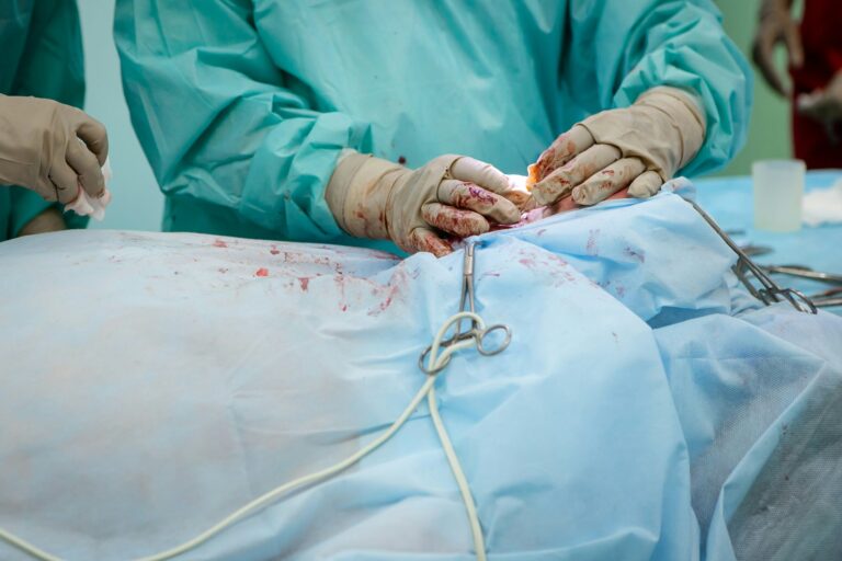 chirurgie du foie : tout savoir sur les procédures, les risques et les soins postopératoires