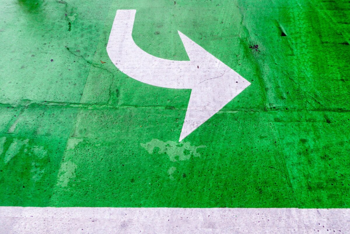 découvrez le sens profond du mot 'meaning' et explorez sa signification dans différents contextes. trouvez des explications claires et concises pour comprendre pleinement son importance.