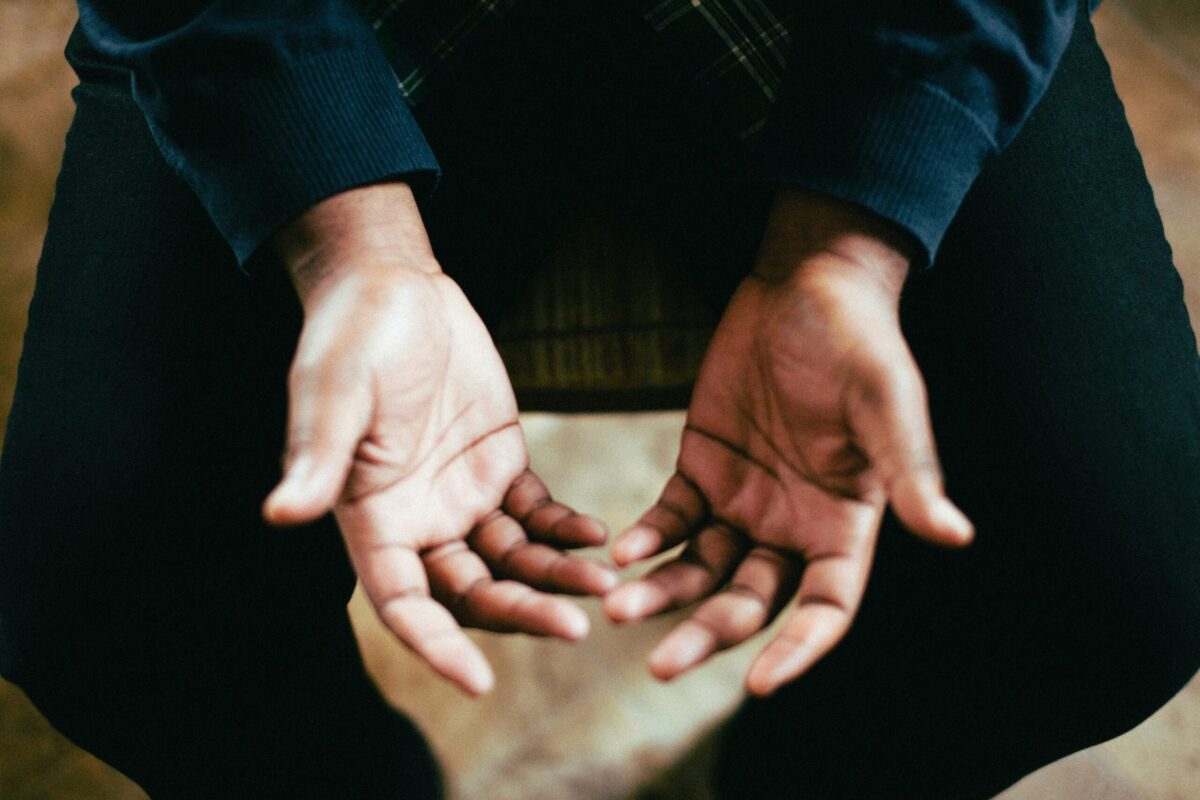trouvez les horaires de prière précis pour votre emplacement avec prayer times, une application qui vous permet de suivre les moments de prière selon les conventions islamiques.