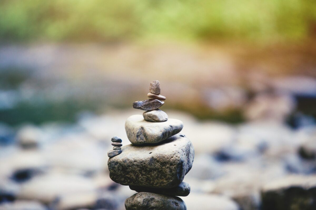 découvrez le calme intérieur au sein de notre centre de méditation. trouvez la sérénité et l'harmonie grâce à nos pratiques méditatives guidées et nos enseignements spirituels.