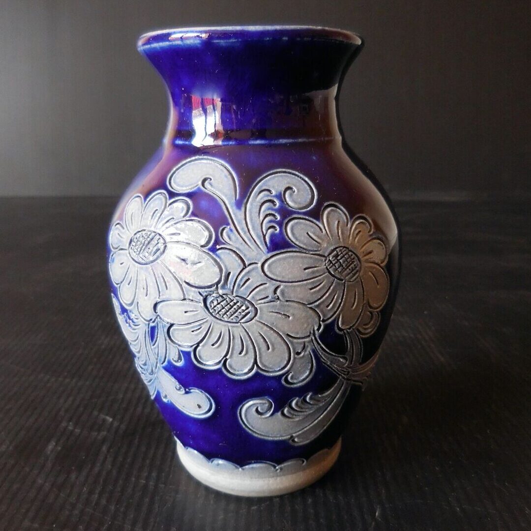 Les vases céramiques: Véhicules de l’énergie et symboles spirituels dans nos intérieurs